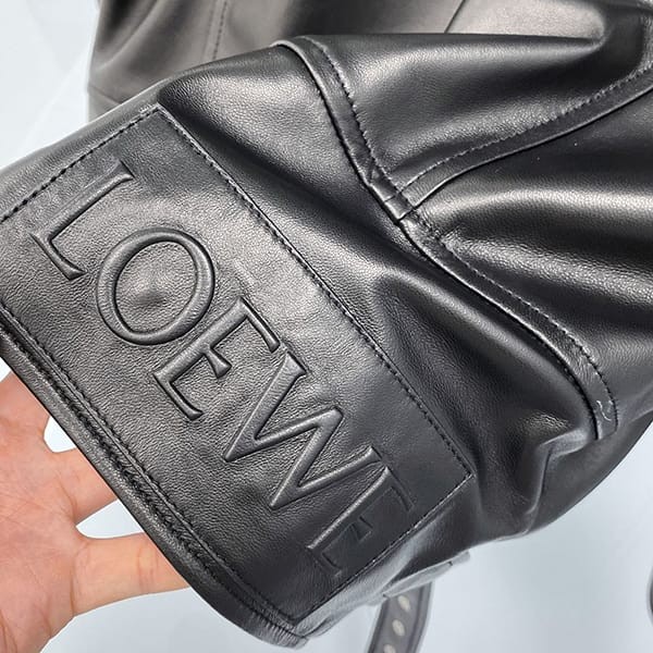 大人気！ロエベ 偽物 バイカージャケット ナパラム ロゴ ベルト付き loh49383